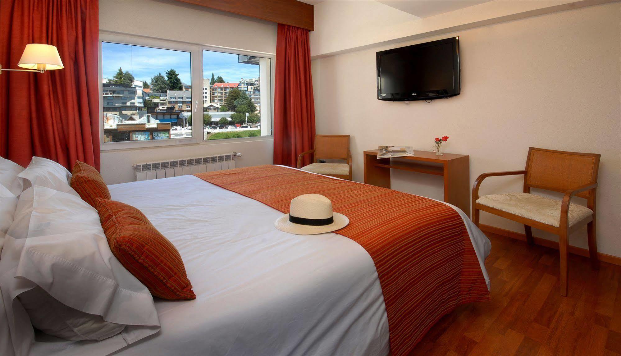 Hotel Tirol San Carlos de Bariloche Bagian luar foto